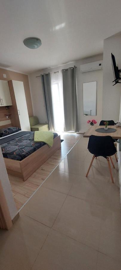 Apartments Stipe Biograd Na Moru Buitenkant foto